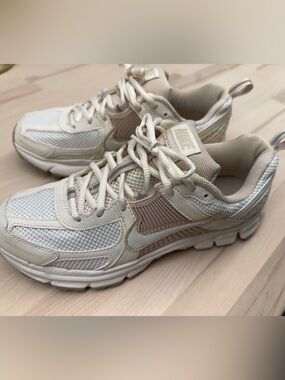 Nike Vomero 5 Shoes - Phantom / Light Bone / Cream II / Sail - 6.5Y or 8W